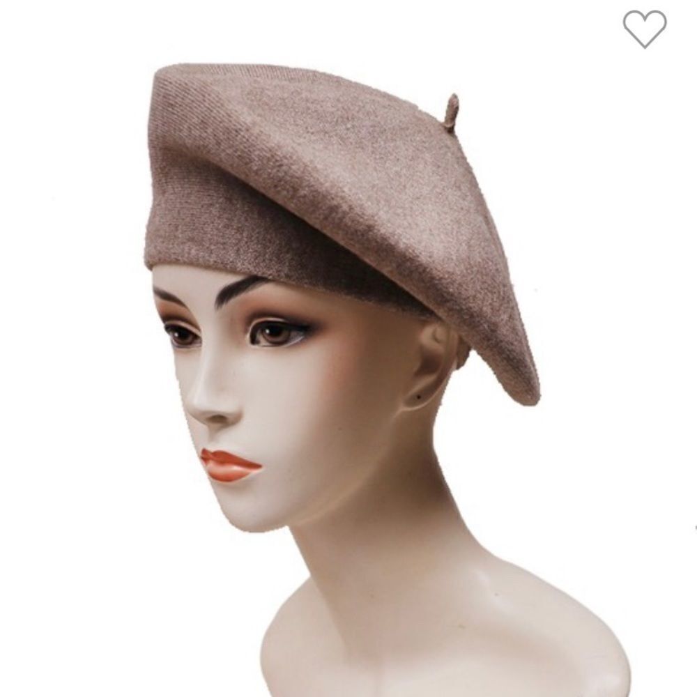 Tan Solid colored knit acrylic berets‎